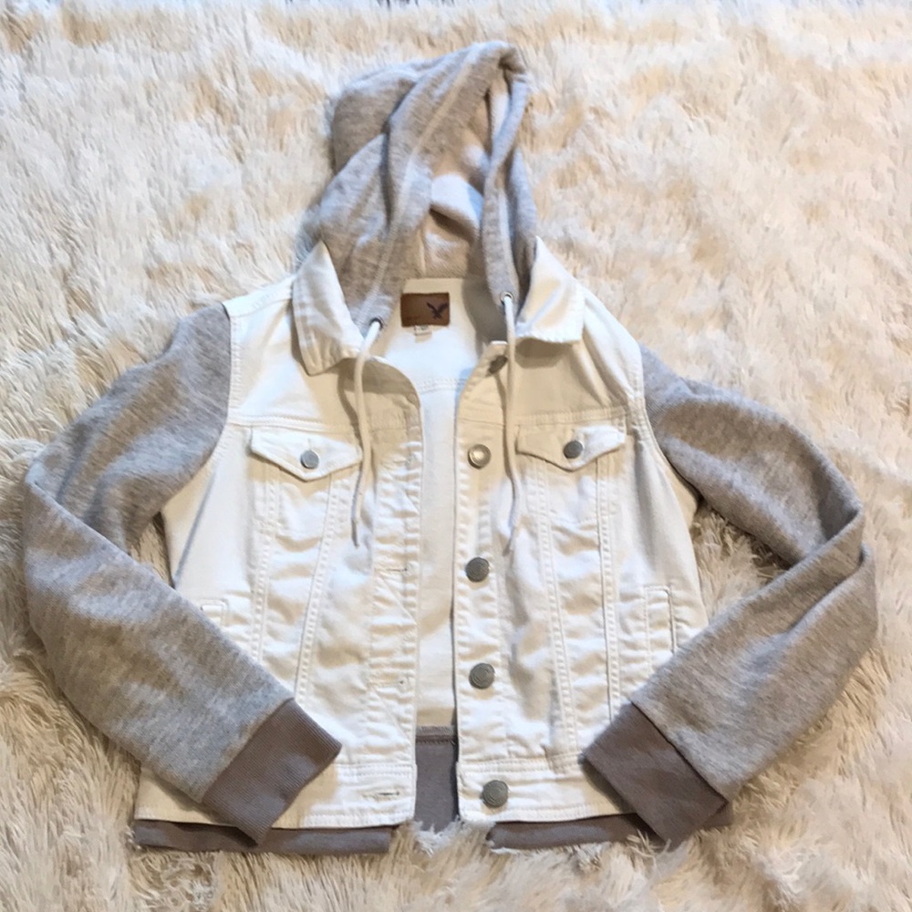 American Eagle white & grey jean jacket with hood